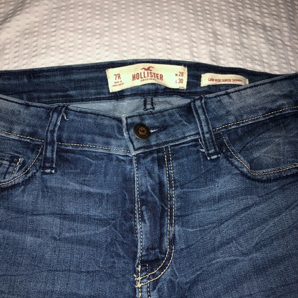 Hollister Jean - Picture 2 of 4